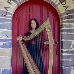 Lawena de Brocéliande harpiste chanteuse église du Graal