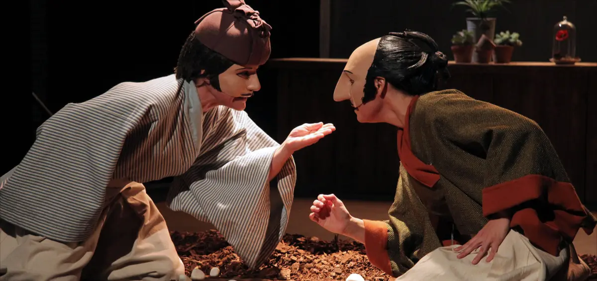 Caché dans son buisson de lavande, Cyrano sentait bon la lessive