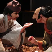 Caché dans son buisson de lavande, Cyrano sentait bon la lessive