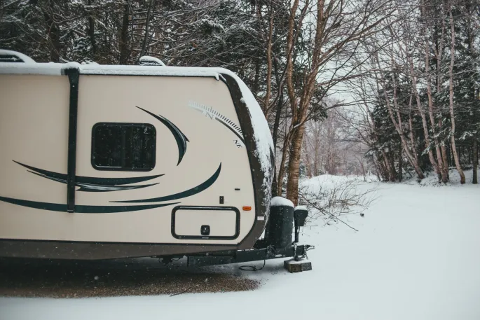 Camping d’hiver :  partir au ski en caravane