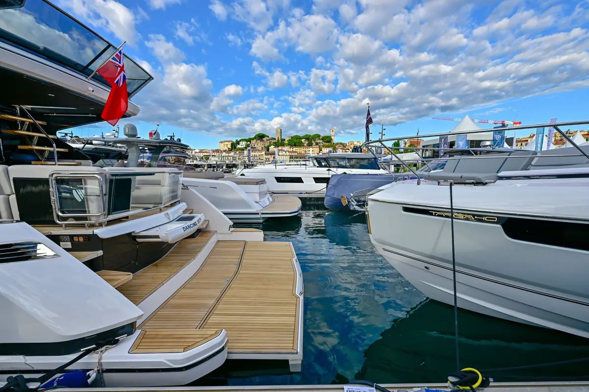Cannes Yachting Festival - Vieux Port