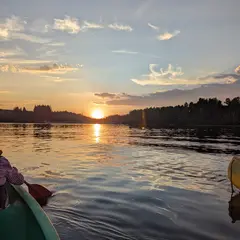 Canoë coucher de soleil Auphelle