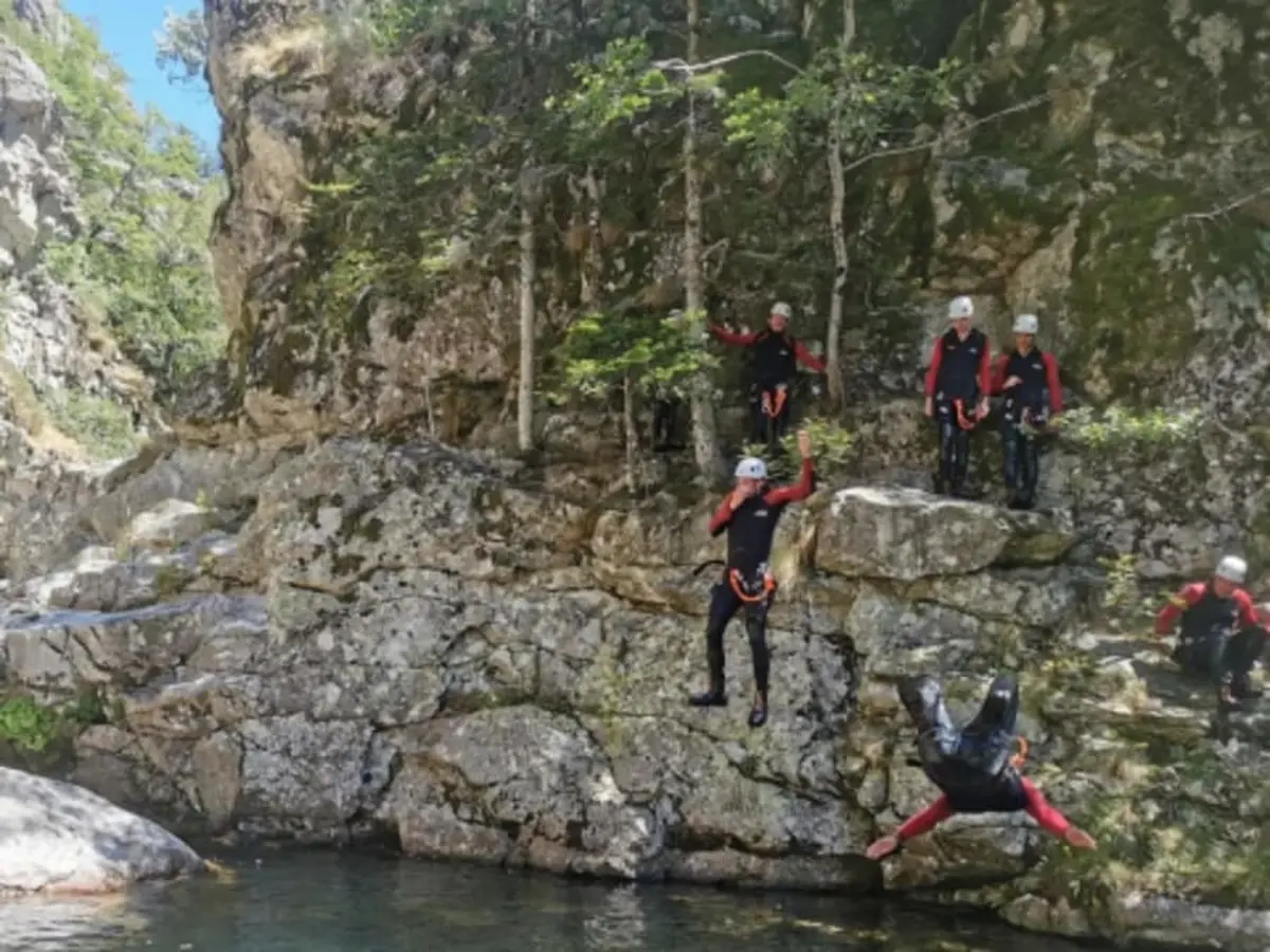 Canyoning au canyon de Pissevieille en Ardèche (07)