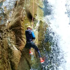 Canyoning aventure sur le Haut-Chassezac (07)