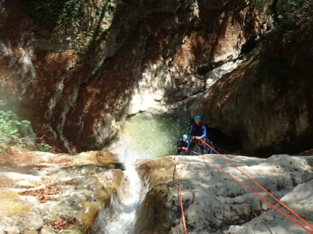 Canyoning découverte au canyon Eaux Rousses à Annecy (74)