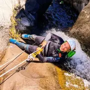 Canyoning intégral dans le canyon de Fleur jaune à Cilaos (97)