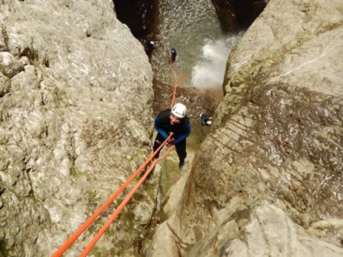 Canyoning perfectionnement au Canyon d’Angon près d'Annecy (74)