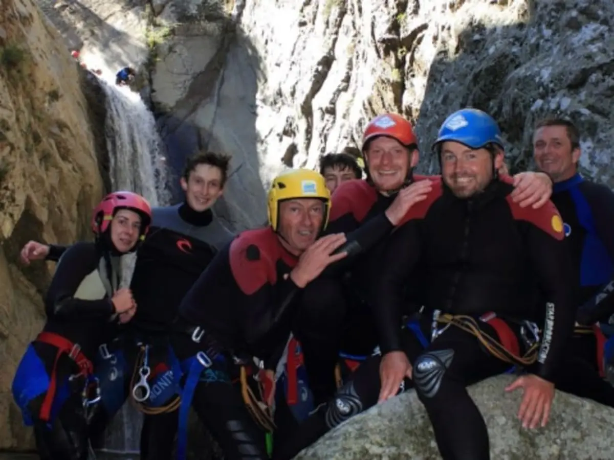 Canyoning sportif dans le canyon du Llech (66)