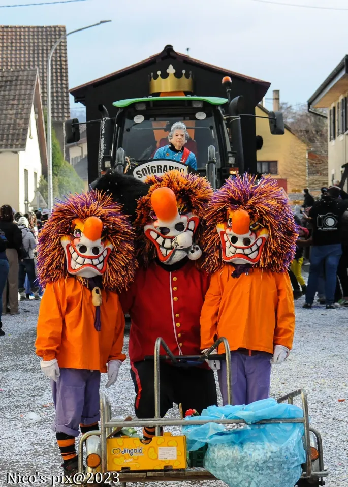 Le défilé de Carnaval dans les rues d'Oltingue.
