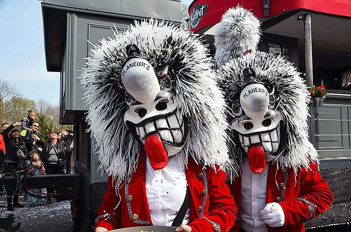 Les Waggis défilent lors de la Cavalcade de Cernay 