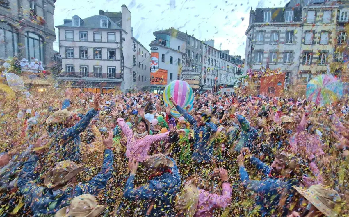 Festivités et confettis au Carnaval de Granville