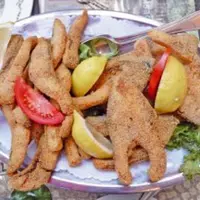 Carpe, frite, mayonnaise et semoule, c'est le secret de la carpe frite, recette typique du Sundgau. &copy; DR