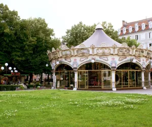 Carrousel du Champ de Mars