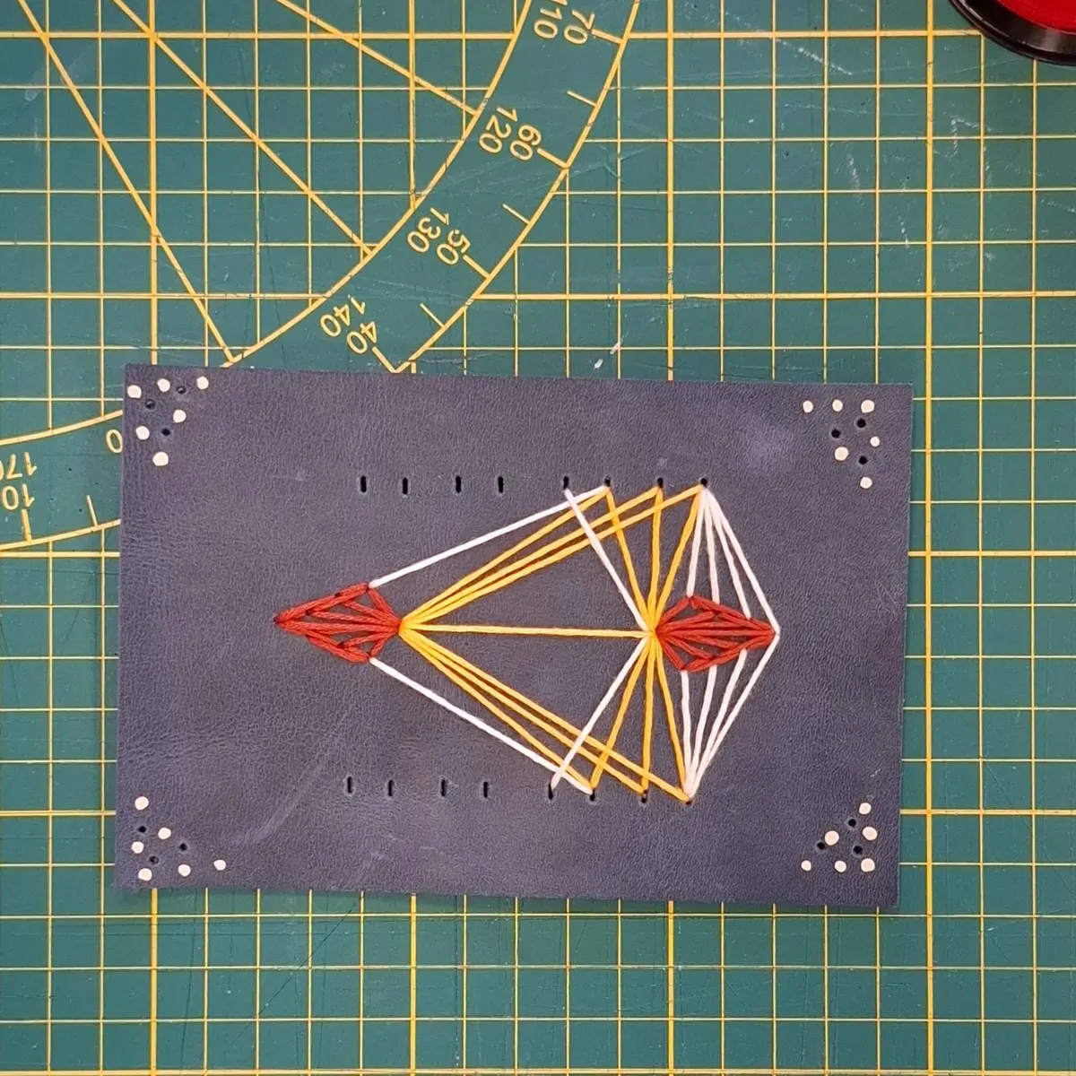 Carte Postale Brodée - Cité du Cuir