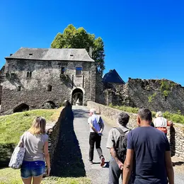 Castrum de Ségur : L’archéologie du bâti