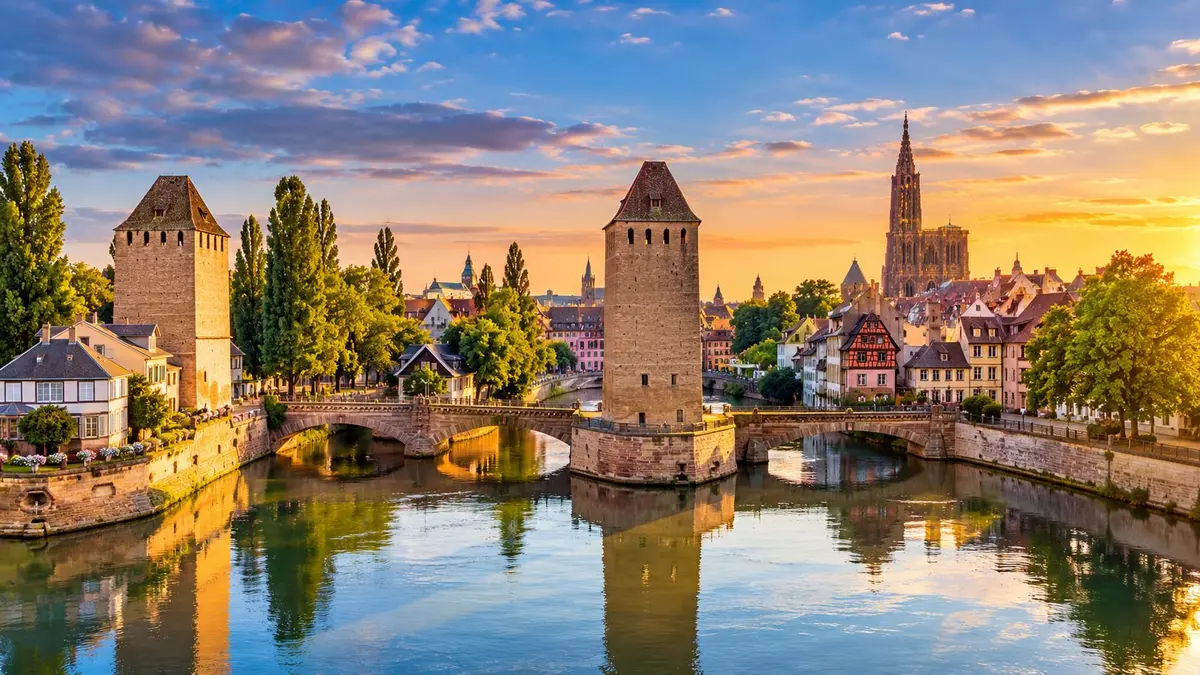 Cath&eacute;drale, canaux, quartier imp&eacute;rial&hellip; 8 lieux incontournables &agrave; Strasbourg
