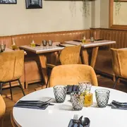 Ce menu dégustation à l'aveugle en 6 temps à Paris pour 62 euros est la table gastronomique que les Parisiens s'arrachent en ce moment