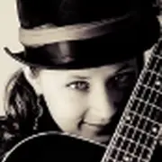 Ce monde a besoin de musique ! Claire NESS - Saison Ah ?