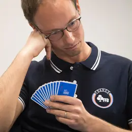 Qui est Cédric Lorenzini, le Mulhousien devenu une référence mondiale du bridge ?