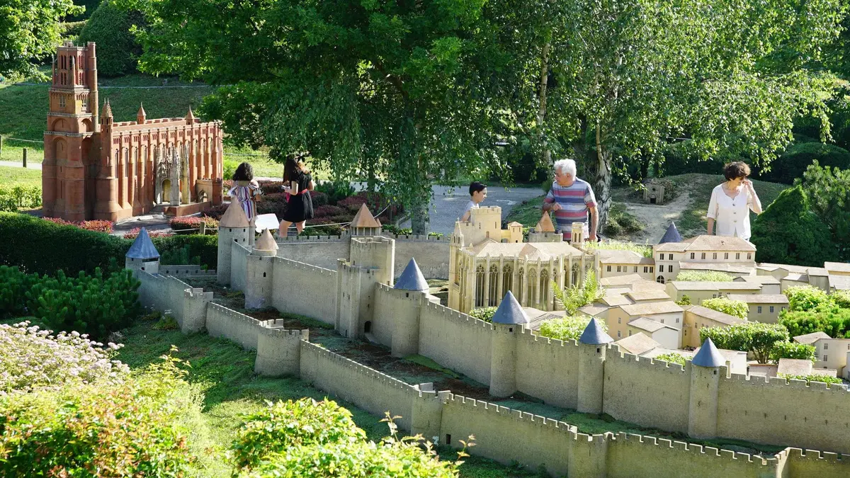 Célébration anniversaire France Miniature à Elancourt