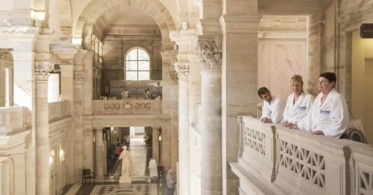 L'intérieur des thermes de Plombières les Bains