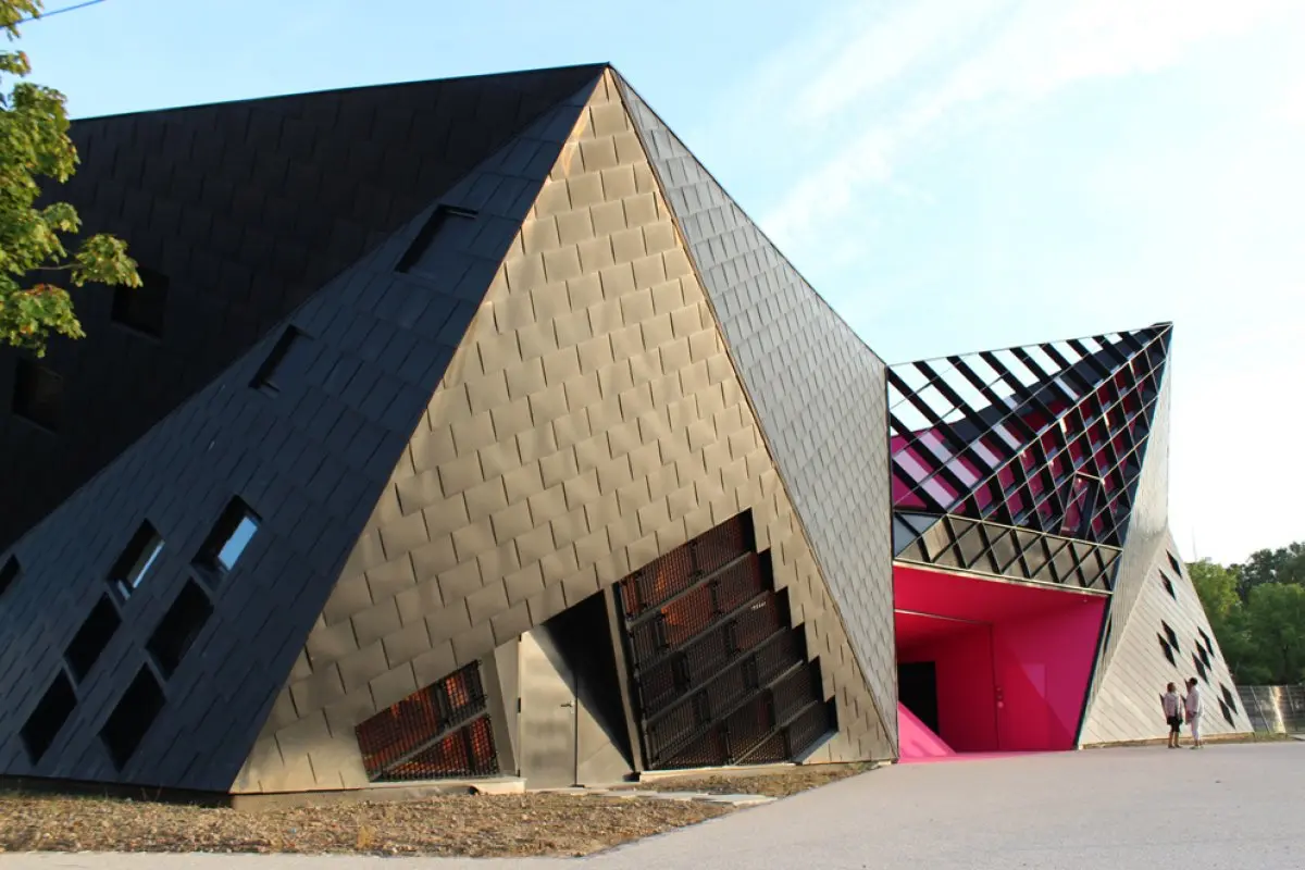 L'origami a été conçu par l'architecte Paul Le Quernec