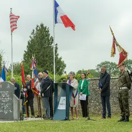 Cérémonie en hommage aux médics