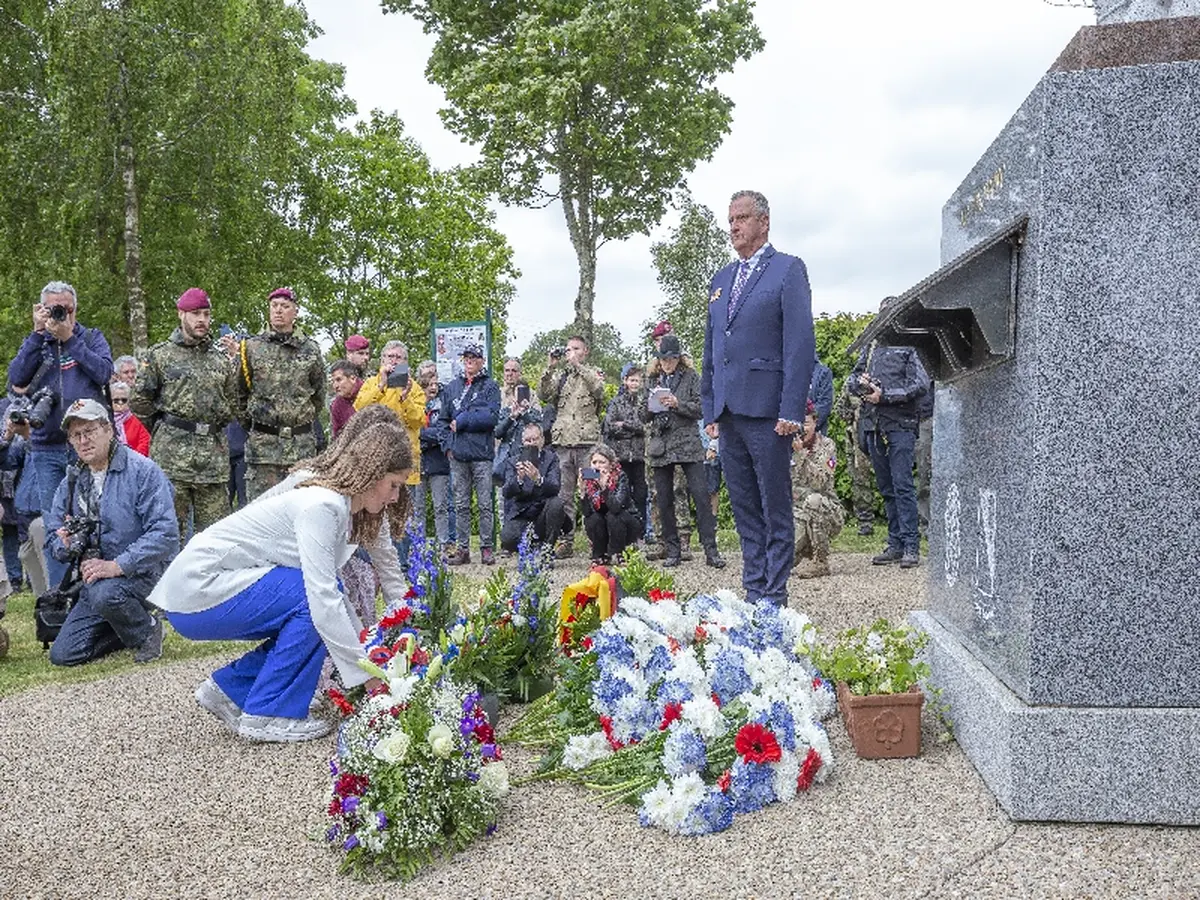 Cérémonie en l'honneur du 507th PIR