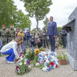 Cérémonie en l'honneur du 507th PIR