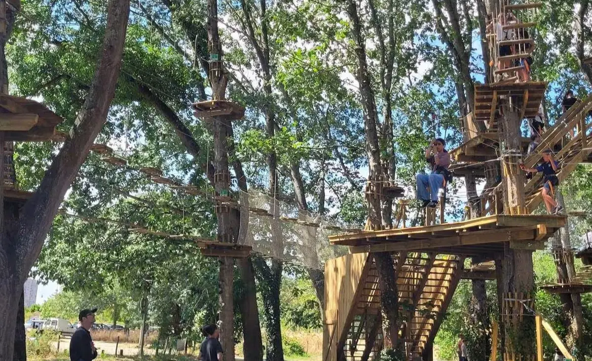 AccroCamp Nantes : l'id&eacute;e sortie en famille ou entre amis pour cet &eacute;t&eacute;