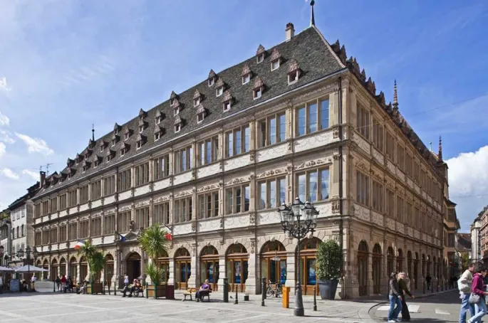 La Chambre de Commerce et d\'Industrie (CCI) de Strasbourg sur la place Gutenberg