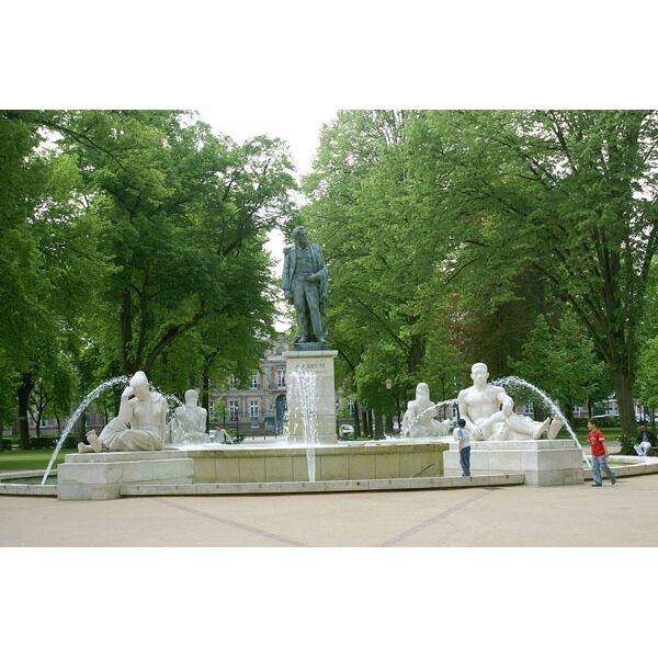 Champ de Mars à Colmar, parc avenue de la République