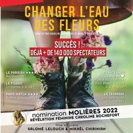 Changer l'eau des fleurs
