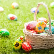 Chasse aux oeufs au Parc du château à Bourbonne-les-Bains