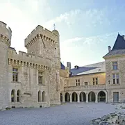 Chasse aux oeufs dans le parc du Château de Campagne