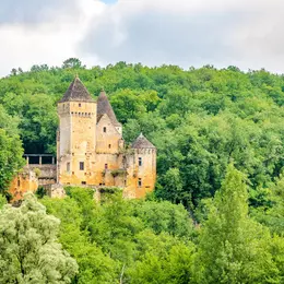 Château de Commarque, le plus étrange château du Périgord noir