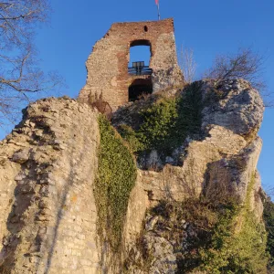 Le donjon central et point d\'observation le plus haut du château de Ferrette