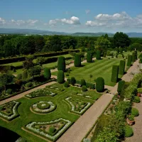 L'impressionnant jardin du Château de Kolbsheim &copy; chateaudekolbsheim.com