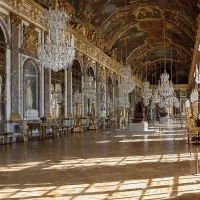 La galerie des Glaces du Château de Versailles &copy; Myrabella, CC BY-SA 3.0, via Wikimedia Commons