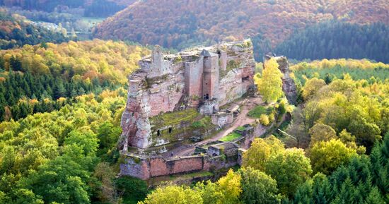 Le Ch&acirc;teau fort de Fleckenstein : un g&eacute;ant de gr&egrave;s aux dimensions hors normes