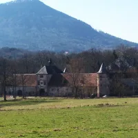 Le château de Thanvillé accueille le visiteur à l'entrée de la vallée de Villé &copy; Sébastien Schmitt