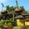 Le monorail surélevé offre la vision d'une cigogne sur tout le parc Cigoland en Alsace &copy; Cigoland