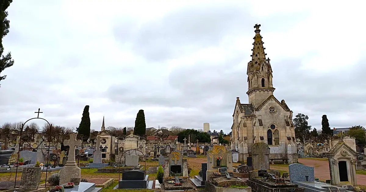 Cimetière de Loudun : lieu de mémoire et d'histoire