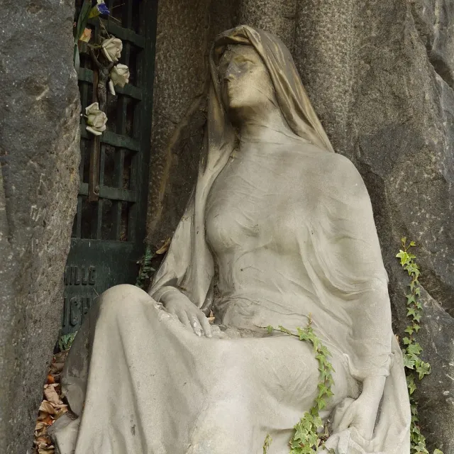 De très belles statues sont à découvrir dans ce célèbre cimetière