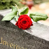 Les cimetières sont avant tout des lieux de mémoire pour nos défunts &copy; Pictures4you - fotolia.com
