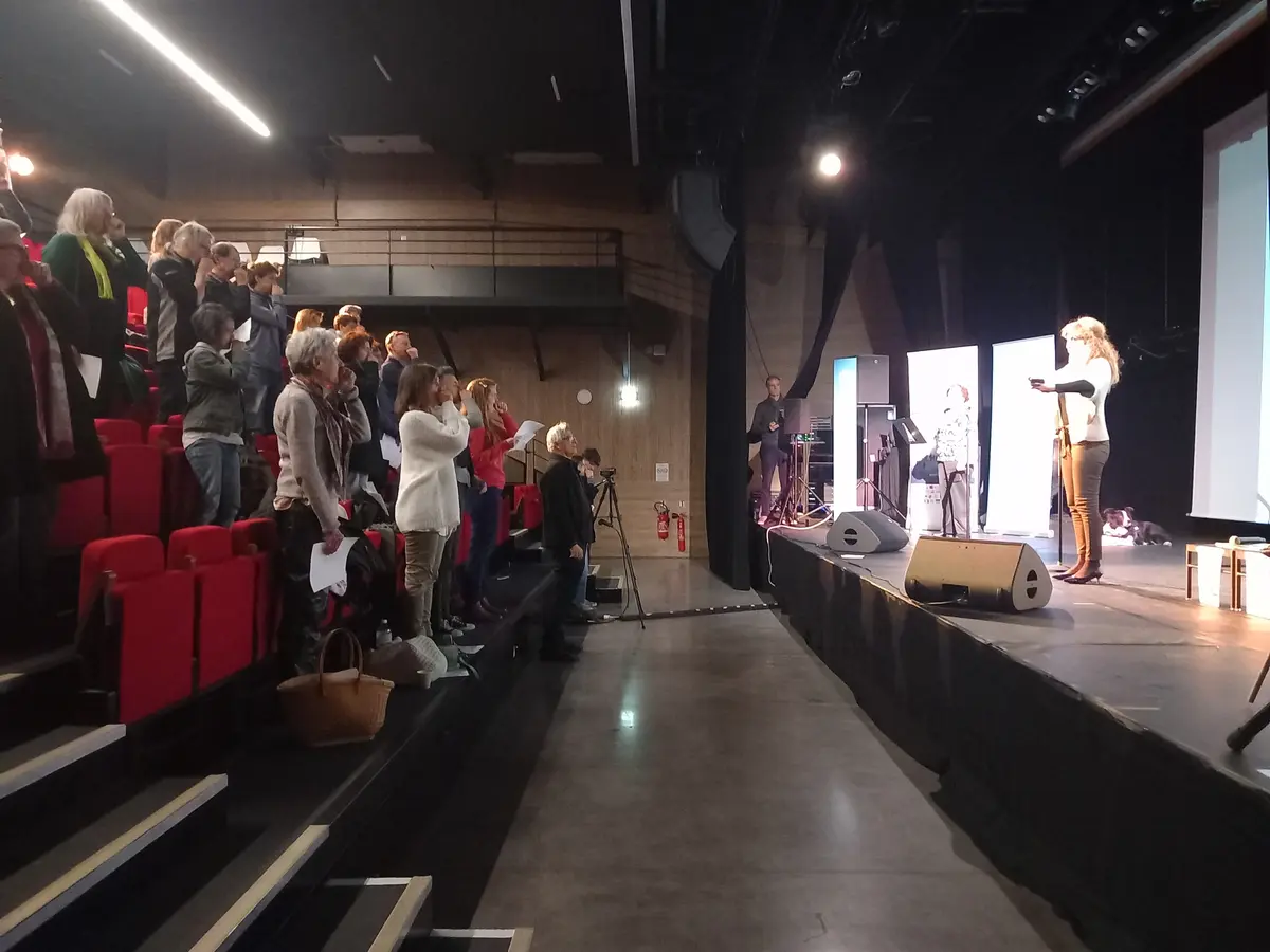 Ciné/débat autour des films documentaires Guinguette chic de l'Alizarine et La musique des sourds