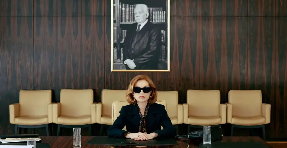 Cineco : La Femme La Plus Riche Du Monde