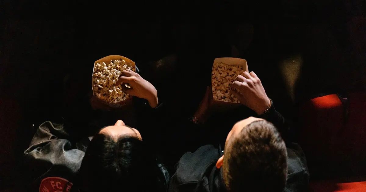 Cinéma avant-première : Fini de rire ! L’humour politique au garde-à-vous ?