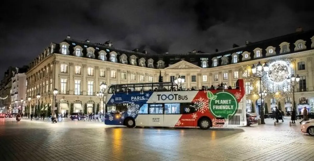 Circuit touristique de Noël en bus panoramique à Paris