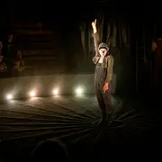 Cirqu'en Bus pour le spectacle Strano du Cirque Trottola